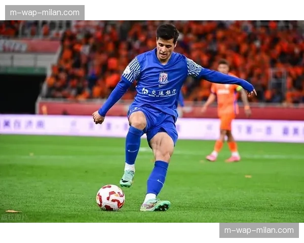 申花特谢拉出席赛前发布会 中场核心表态已具备登场状态